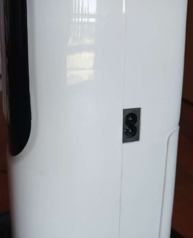 Goldair 40cm Rechargeable Pedestal Fan (Please Read - Cosmetics)