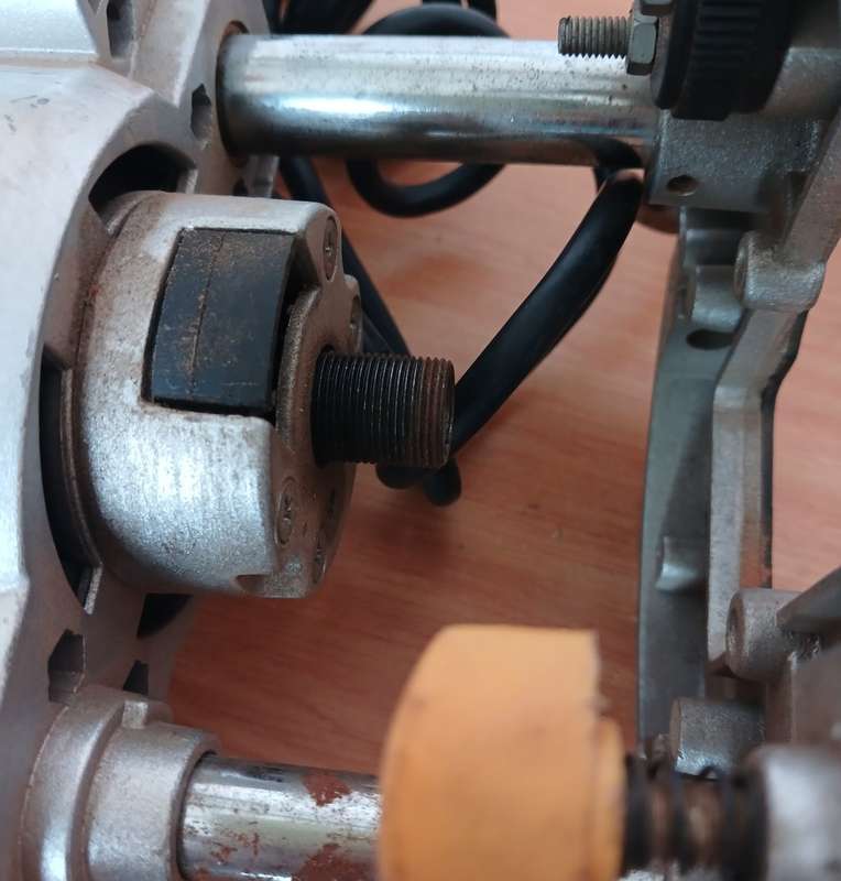 Please Read - No Collet- 1100W Ryobi Router
