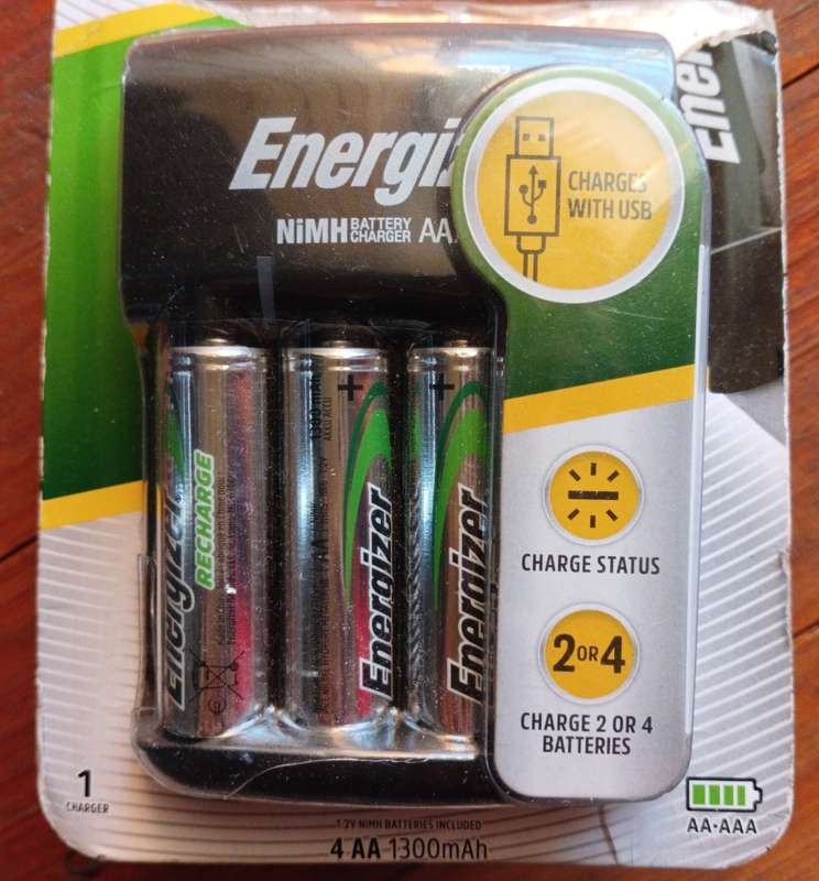 USB Energizer Travel Charger Pack (Worn Package)