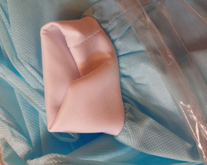 (4 Pieces) Surgical/Theatre/Painter/Baker Poly Fibre Gown (L-XL)