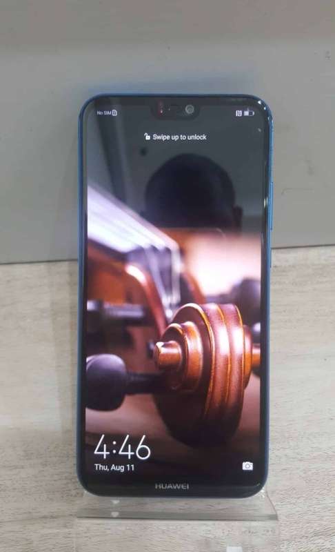 HUAWEI P20 LITE 64GB SINGLE SIM  CLEAN LIKE NEW BARGAIN