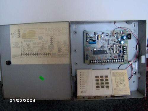 BURGLAR ALARM CADDX RANGER 7600 WITH KEYPAD