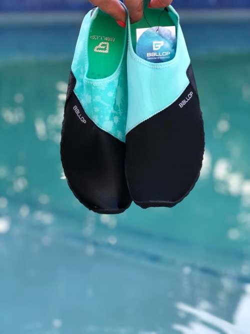 Size 8 Unisex Ballop Chameleon Aqua Shoes! Water Activated