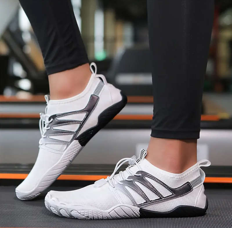 Lightweight barefoot feel Aqua Shoes Various sizes white and grey Lace Up