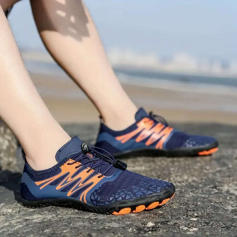 Lightweight barefoot feel / Aqua Shoes Size 7 Navy