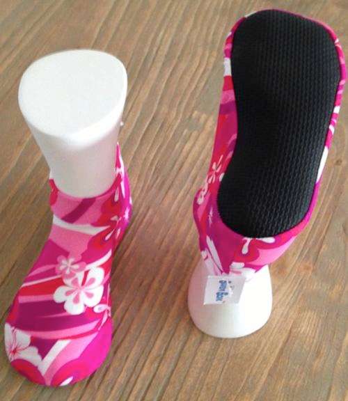 Kids Pink Pattern Aqua /Airline Socks/ Swim Sox /Beach Socks (Size  M) 11-12uk