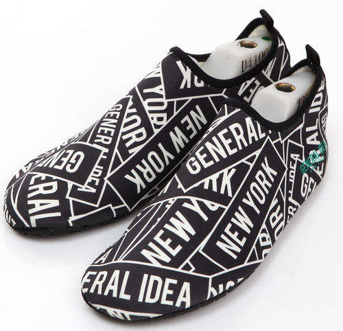 ACTOS Lightweight Skin Shoes New York in Black and White Size 8-9