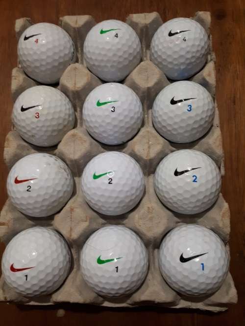 12 Nike Golf Balls