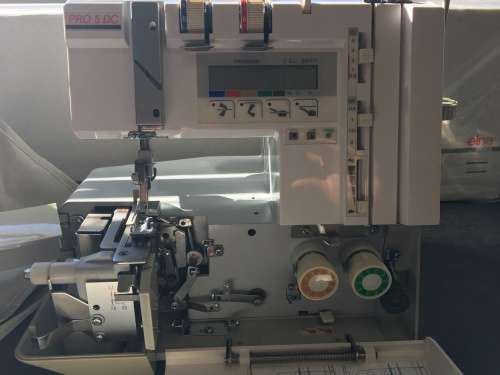 Elna Pro 5 DC 5 thread overlocker