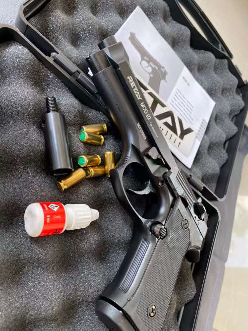 Combo- Retay Mod 92 Baretta 9mm Blank and Pepper Rounds Gun + 50 Blanks + holster