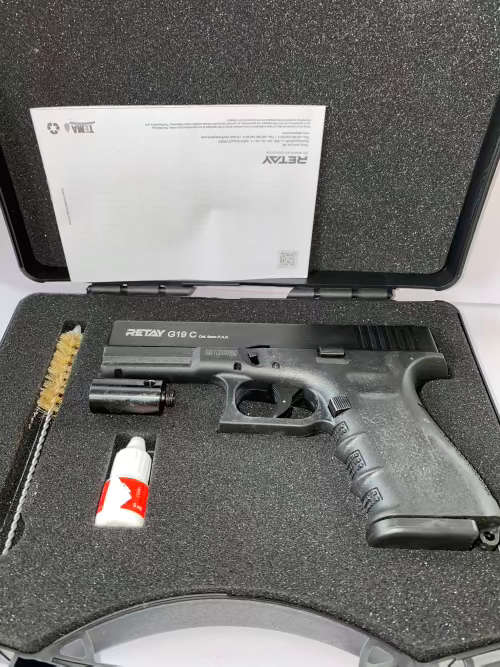 Retay Glock 19 Combo 9mm Blank and Pepper Rounds Gun + 50 Blank Rounds and a holster