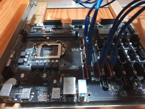 6 x unidentified MSI and ASUS graphic cards ( GPU MINER )