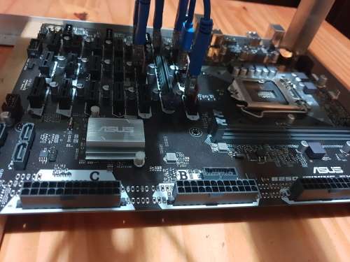 6 x unidentified MSI and ASUS graphic cards ( GPU MINER )