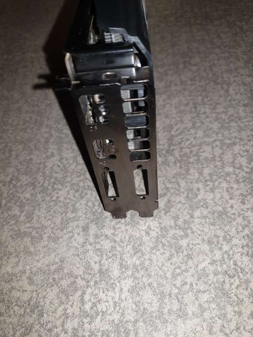 ASUS DUAL RX570 4GB MINING CARD CAN BE USED FOR GAMING ALSO ONLY GOT HDMI PORT