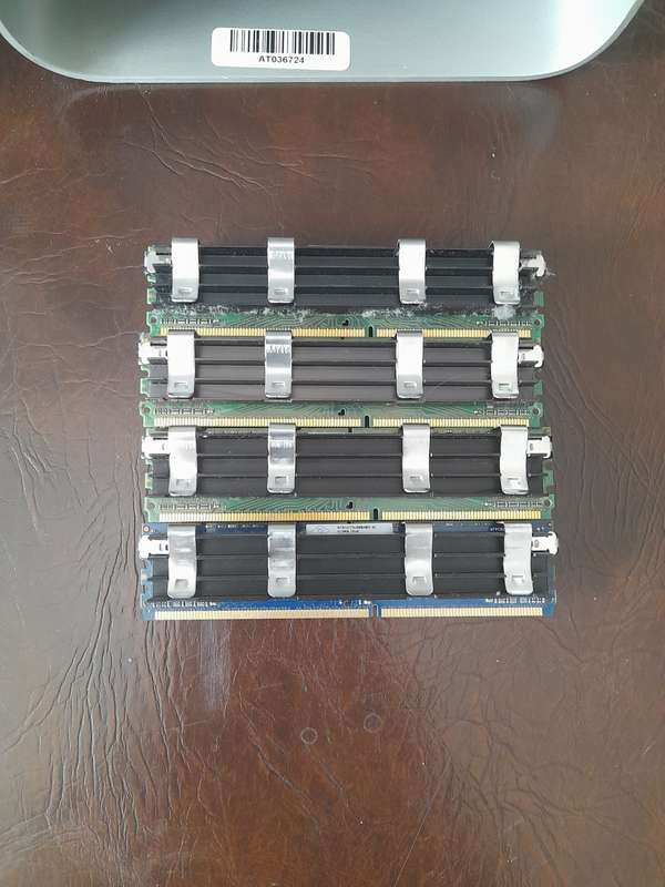 Mac Pro (Ram: 8gb +/- (include 4 extra ram modules free) CPU: 3.0QX XEON, GPU: ATI RADEON X1900 XT)