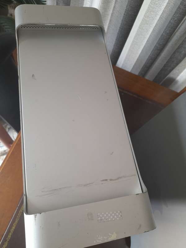 Mac Pro (Ram: 8gb +/- (include 4 extra ram modules free) CPU: 3.0QX XEON, GPU: ATI RADEON X1900 XT)