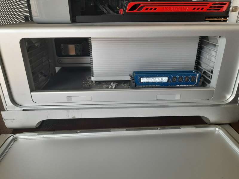 Mac Pro 5,1 (3.2QC Xeon CPU, 6GB RAM, Radeon 5770)