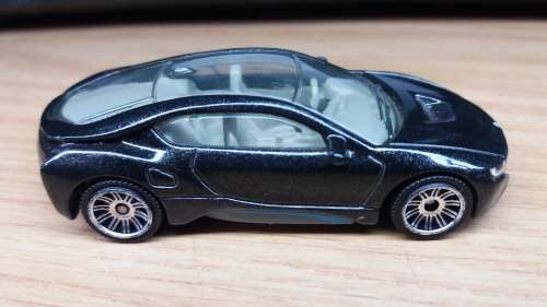 Matchbox: `16 BMW i8