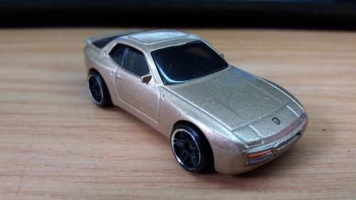 Hotwheels: `89 Porsche 944 Turbo