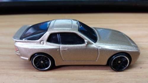 Hotwheels: `89 Porsche 944 Turbo