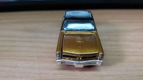 Bburago: 1965 Pontiac GTO (Hood Opens Up)