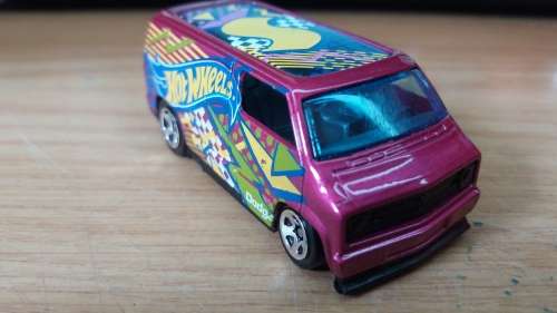 Hotwheels: Custom `77 Dodge Van
