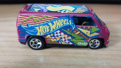 Hotwheels: Custom `77 Dodge Van