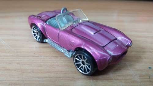 Hotwheels: Classic Shelby Cobra Megenta