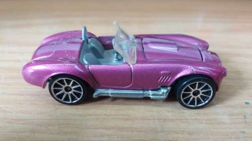 Hotwheels: Classic Shelby Cobra Megenta