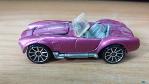 Hotwheels: Classic Shelby Cobra Megenta
