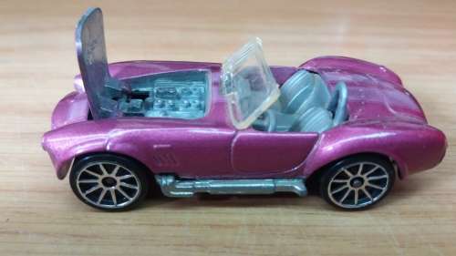 Hotwheels: Classic Shelby Cobra Megenta