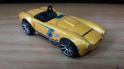 Hotwheels: Classic Shelby Cobra Yellow