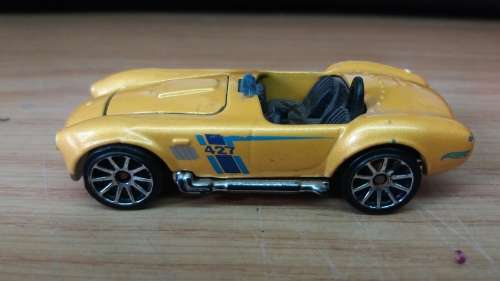 Hotwheels: Classic Shelby Cobra Yellow