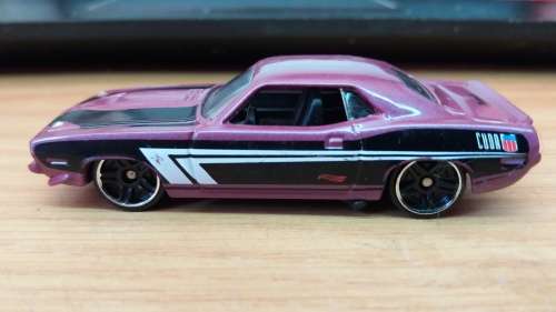 Hotwheels: `70 Plymouth Aar Cuda (2015 HW Workshop: Night Burnerz)