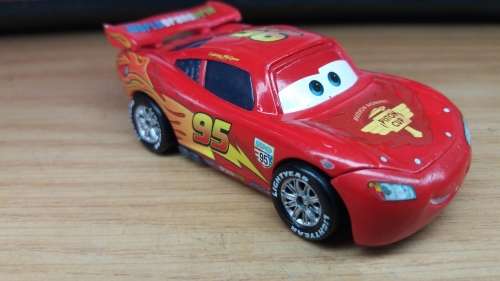 Hotwheels: Disney Cars Lightning McQueen 1:64