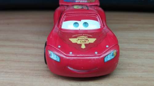 Hotwheels: Disney Cars Lightning McQueen 1:64