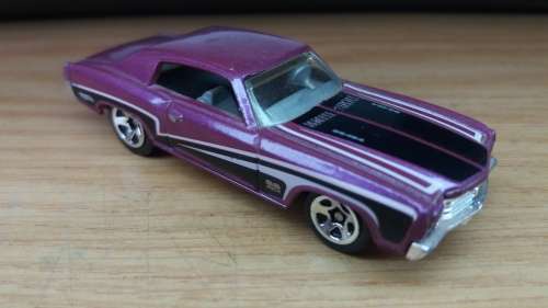 Hotwheels:  `70 Monte Carlo (2012 Muscle Mania - GM)