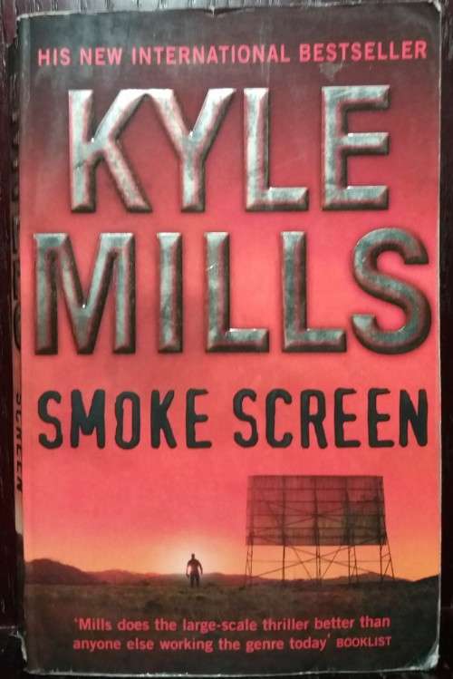 Books: Smoke Screen - Kyle Mills (Coronet, 2004)