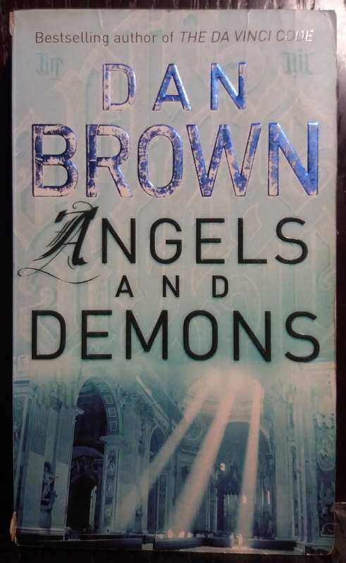 Angels & Demons - Dan Brown