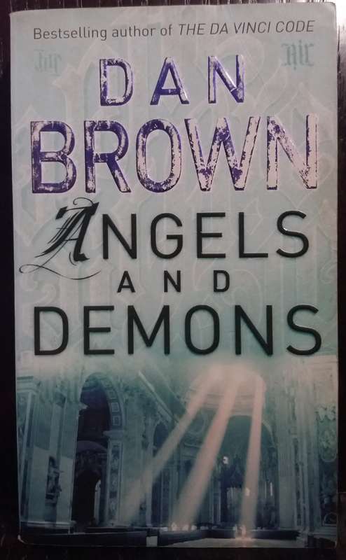 Angels & Demons - Dan Brown