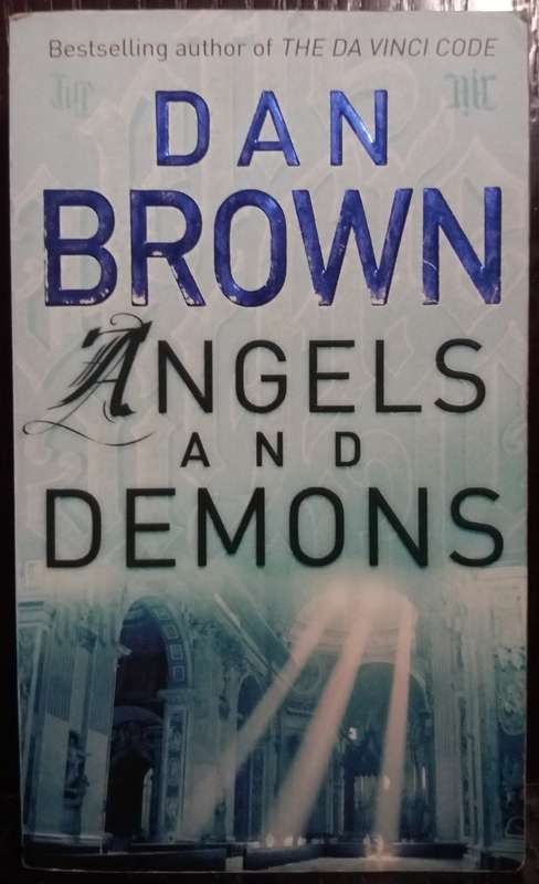 Angels & Demons - Dan Brown