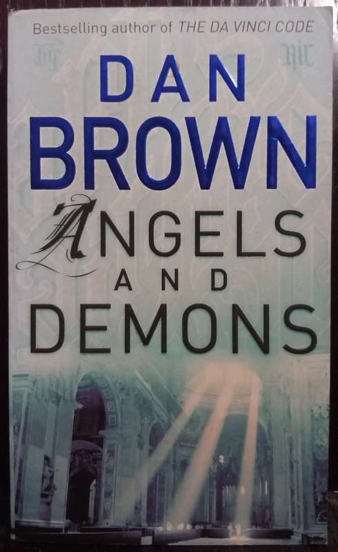 Angels & Demons - Dan Brown