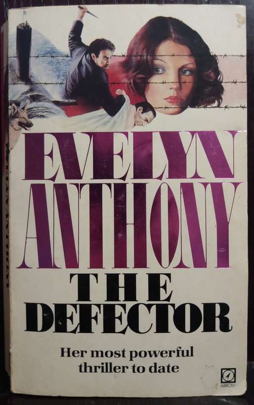 The Defector - Evelyn Anthony