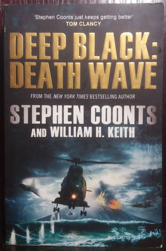 Deep Black: Death Waves - Stephen Coonts (Large Paperback)
