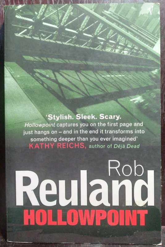 Hollowpoint - Rob Reuland (Medium Paperback)