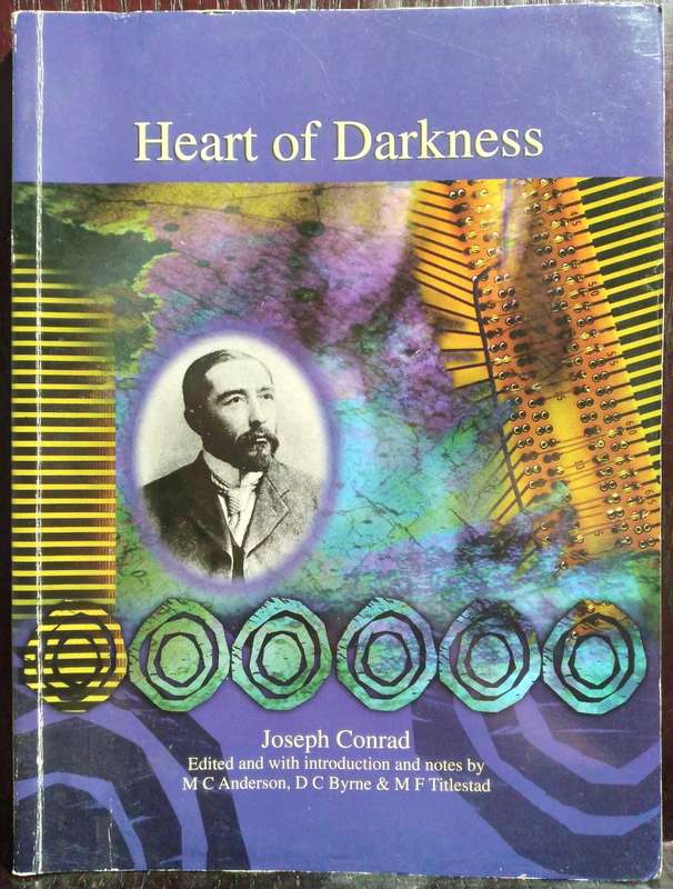 Heart of Darkness - Joseph Conrad (Large Paperback)