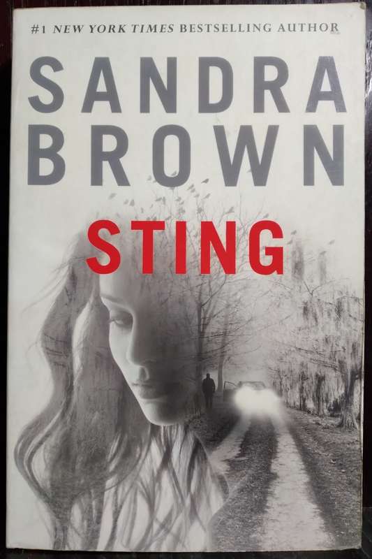 Sting - Sandra Brown (Large Paperback)
