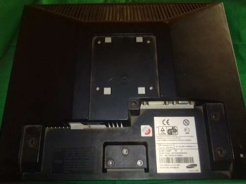 SAMSUNG SYNCMASTER 740BF ~ 17` LCD MONITOR ~