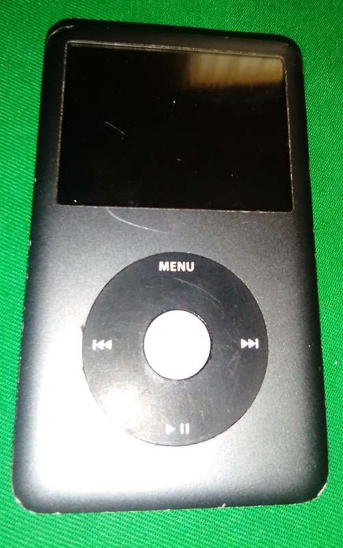 *** RARE *** APPLE I-POD CLASSIC 160gb - 6th GENERATION - R2500 Market Value