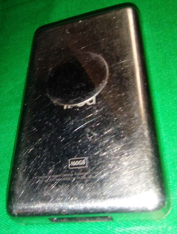 *** RARE *** APPLE I-POD CLASSIC 160gb - 6th GENERATION - R2500 Market Value